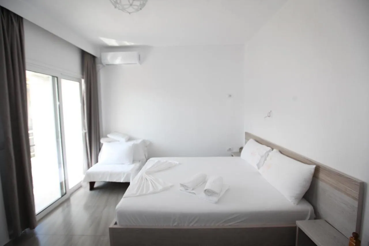 Vila Dodaj Ksamil 0*,  Albania